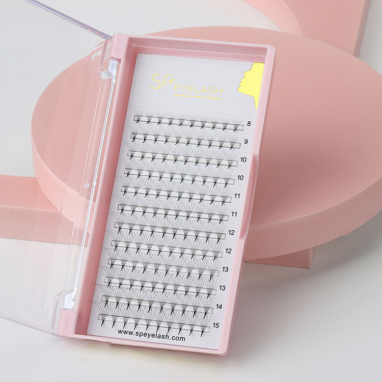 ক্লাসিক বনাম ভলিউম আইল্যাশ এক্সটেনশনস - কোন স্টাইলটি আপনার পক্ষে সেরা?